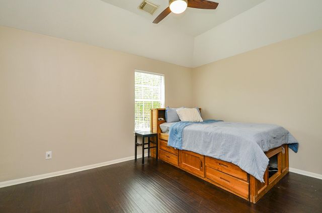 206 Wild Oak Run, Houston, TX 77094