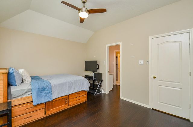 206 Wild Oak Run, Houston, TX 77094