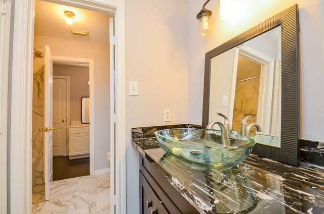 206 Wild Oak Run, Houston, TX 77094