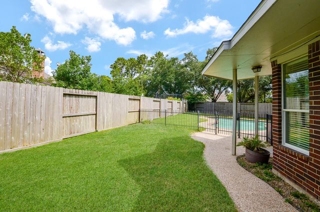 206 Wild Oak Run, Houston, TX 77094