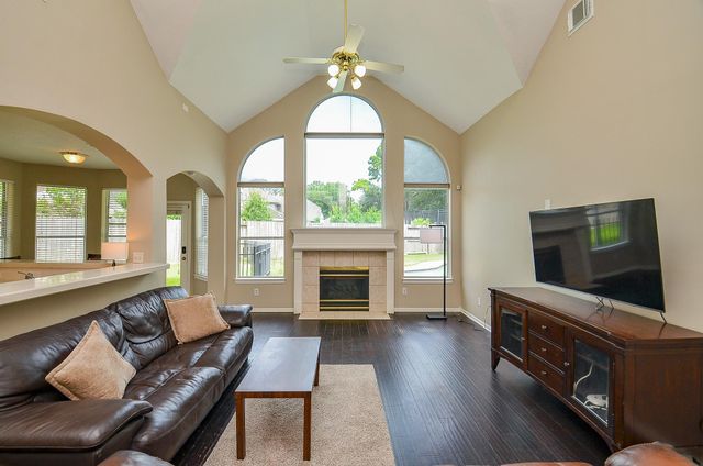 206 Wild Oak Run, Houston, TX 77094