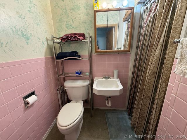 107 Cherokee Lane, Muskogee, OK 74403