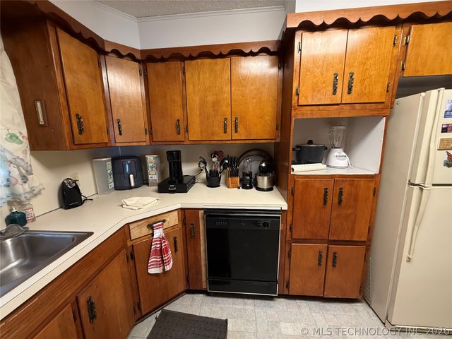 107 Cherokee Lane, Muskogee, OK 74403