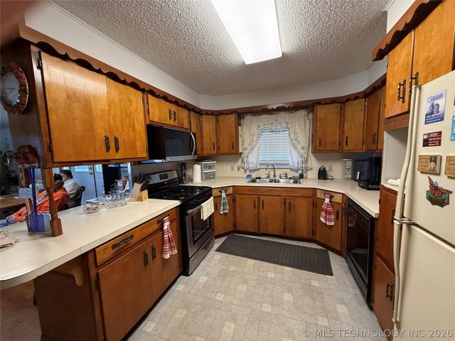 107 Cherokee Lane, Muskogee, OK 74403