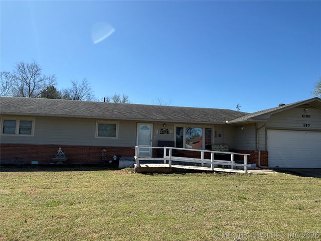 107 Cherokee Lane, Muskogee, OK 74403