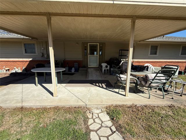 107 Cherokee Lane, Muskogee, OK 74403