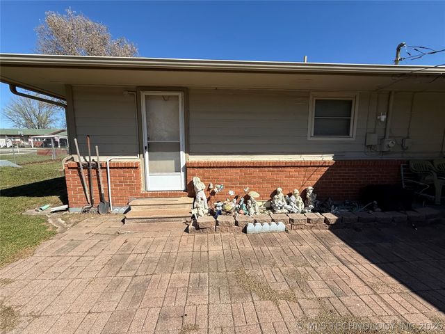 107 Cherokee Lane, Muskogee, OK 74403