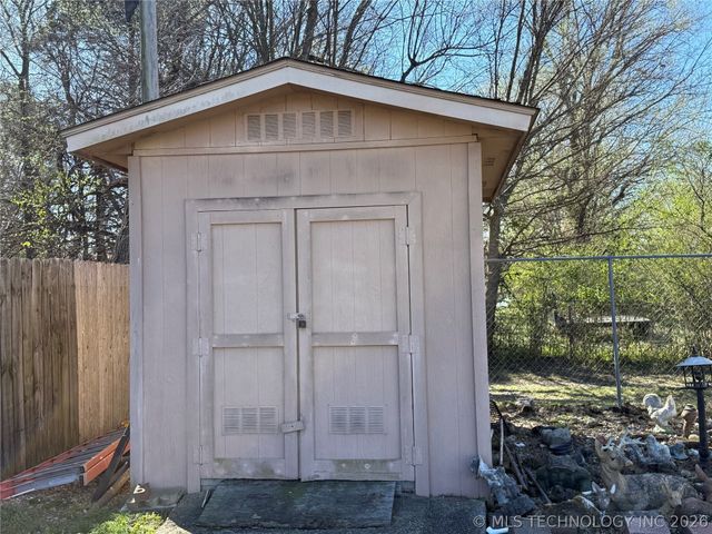 107 Cherokee Lane, Muskogee, OK 74403