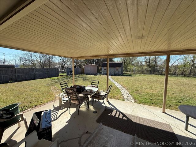 107 Cherokee Lane, Muskogee, OK 74403