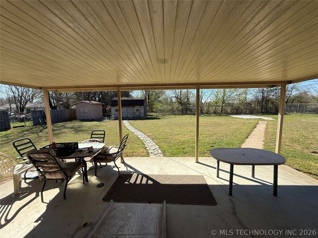 107 Cherokee Lane, Muskogee, OK 74403