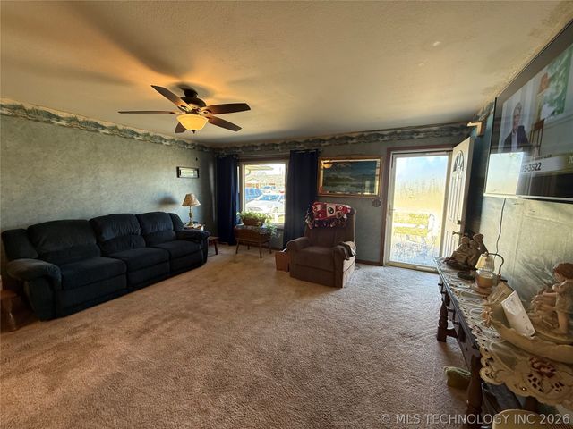 107 Cherokee Lane, Muskogee, OK 74403