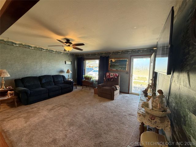 107 Cherokee Lane, Muskogee, OK 74403