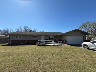 107 Cherokee Lane, Muskogee, OK 74403