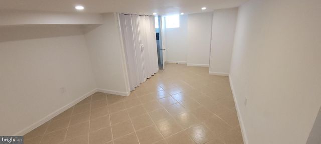 2302 E ALBERT ST, Philadelphia, PA 19125
