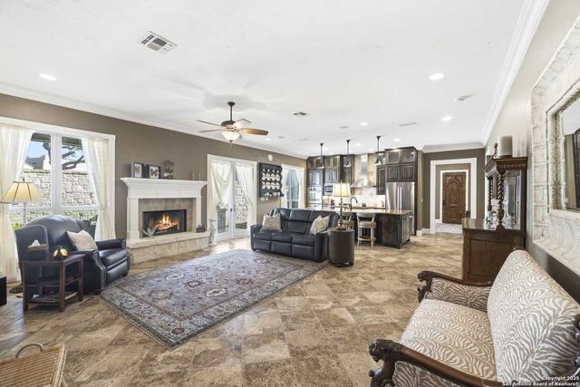 150 E St Andrews Loop, Kerrville, TX 78028