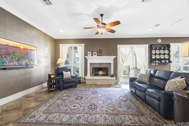 150 E St Andrews Loop, Kerrville, TX 78028