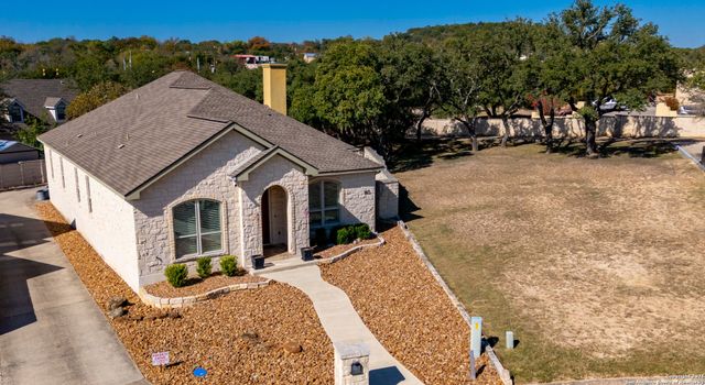 150 E St Andrews Loop, Kerrville, TX 78028