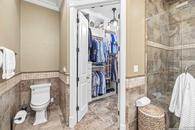 150 E St Andrews Loop, Kerrville, TX 78028