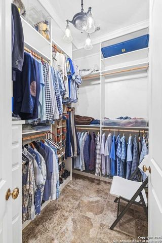 150 E St Andrews Loop, Kerrville, TX 78028