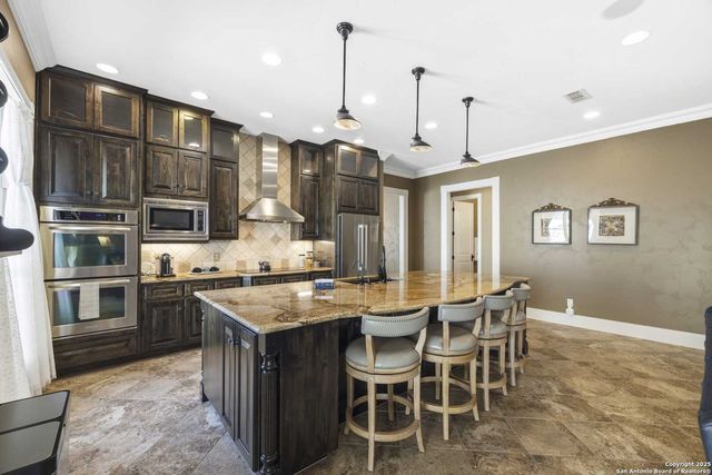 150 E St Andrews Loop, Kerrville, TX 78028