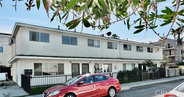 2408 E 17th Street, Long Beach, CA 90804