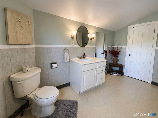 443 Amity Road, Bethany, CT 06524