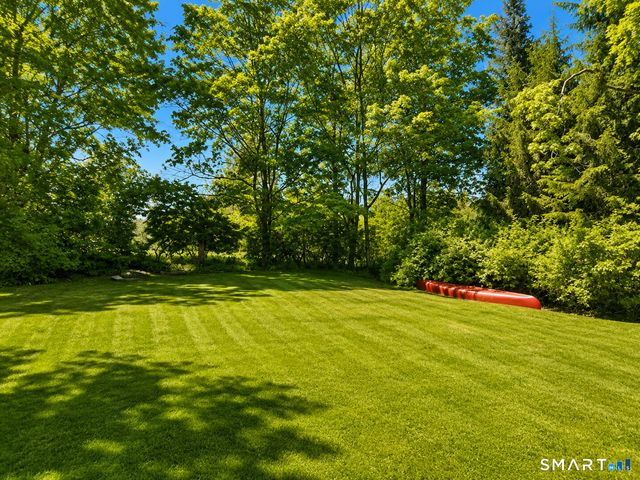 443 Amity Road, Bethany, CT 06524