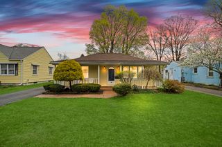 75 Garland St, Springfield, MA 01118