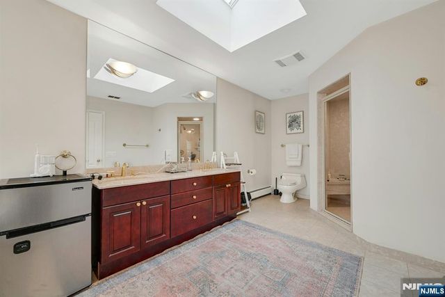 38 Geraldine Road, Englewood Cliffs, NJ 07632