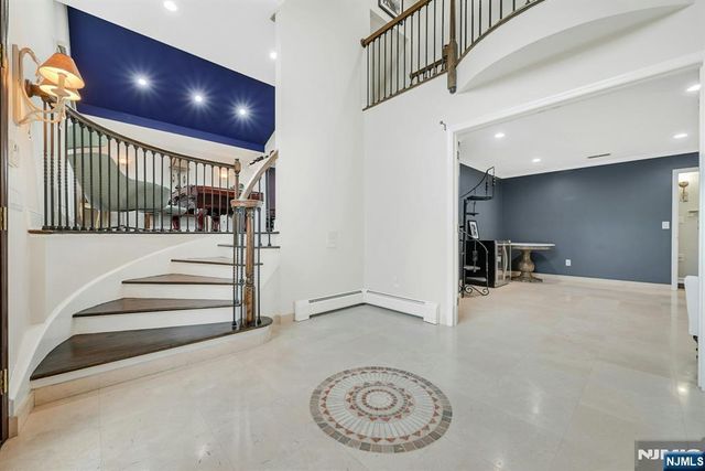 38 Geraldine Road, Englewood Cliffs, NJ 07632