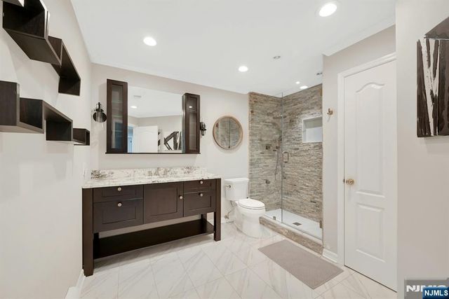 38 Geraldine Road, Englewood Cliffs, NJ 07632