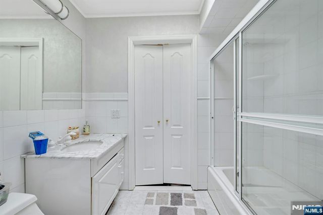 38 Geraldine Road, Englewood Cliffs, NJ 07632