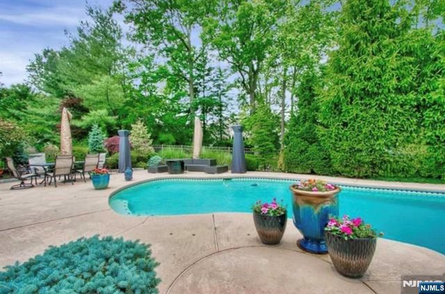 38 Geraldine Road, Englewood Cliffs, NJ 07632