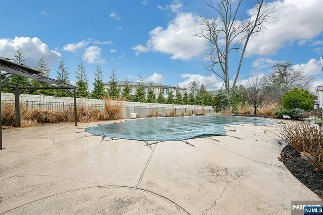 38 Geraldine Road, Englewood Cliffs, NJ 07632