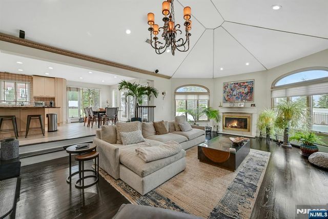 38 Geraldine Road, Englewood Cliffs, NJ 07632