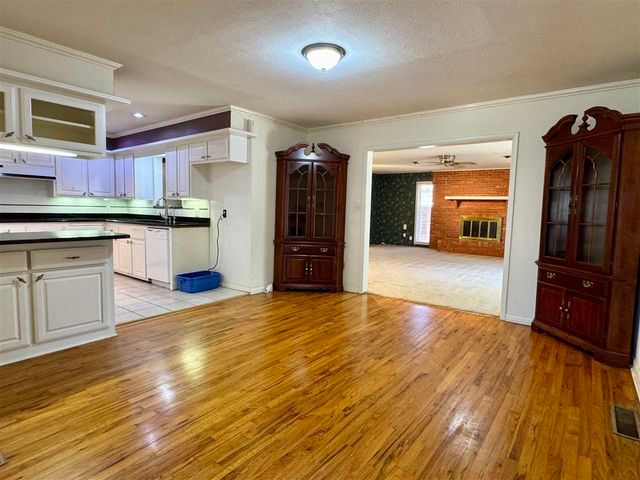 4523 SW Cherokee Ave, Lawton, OK 73505