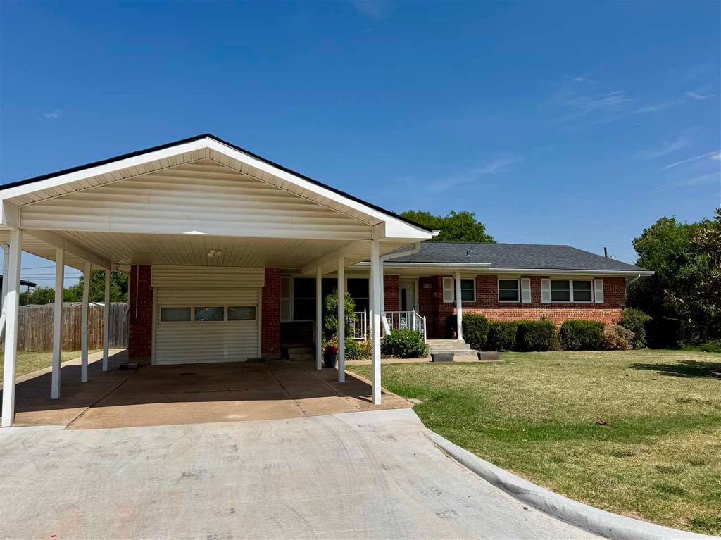 4523 SW Cherokee Ave, Lawton, OK 73505