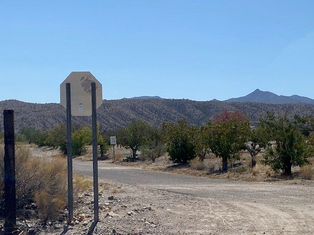 18013 Cholla Chuck Drive, Wikieup, AZ 85360