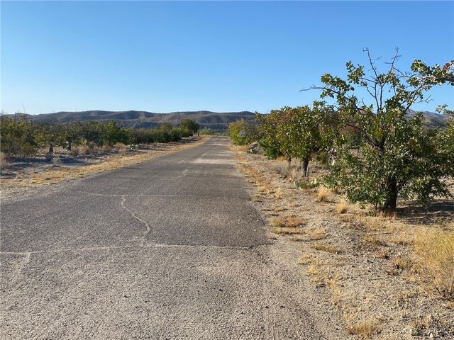 18013 Cholla Chuck Drive, Wikieup, AZ 85360