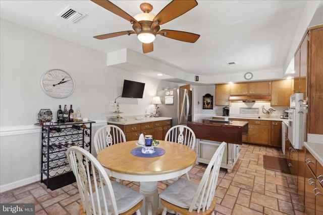 5989 GROVE HILL RD, Frederick, MD 21703