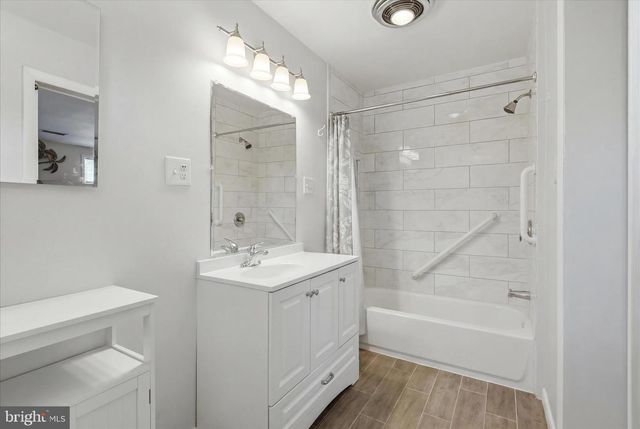 5989 GROVE HILL RD, Frederick, MD 21703