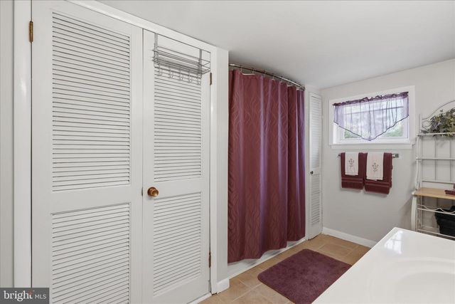5989 GROVE HILL RD, Frederick, MD 21703