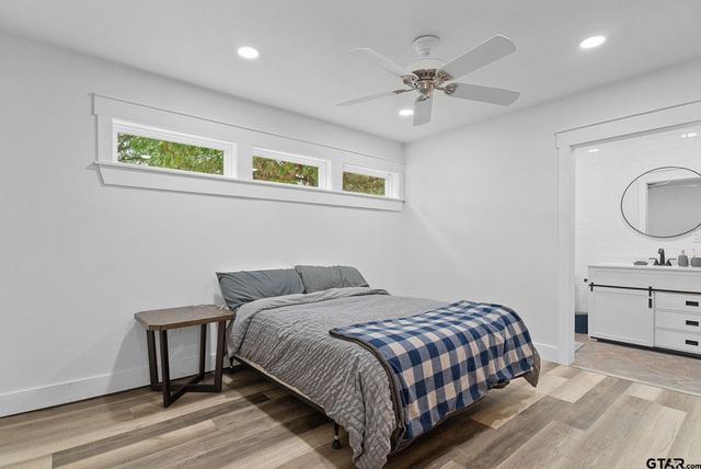 23190 Lakewood Drive, Frankston, TX 75763