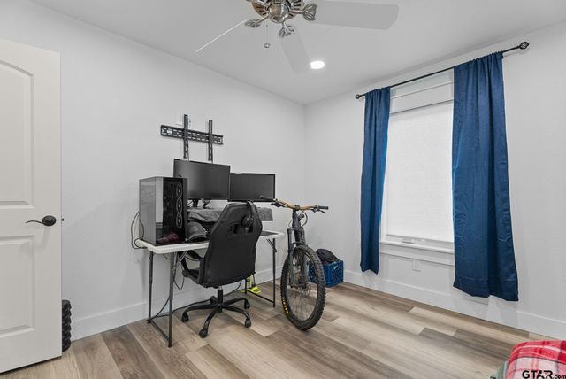 23190 Lakewood Drive, Frankston, TX 75763