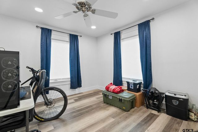 23190 Lakewood Drive, Frankston, TX 75763