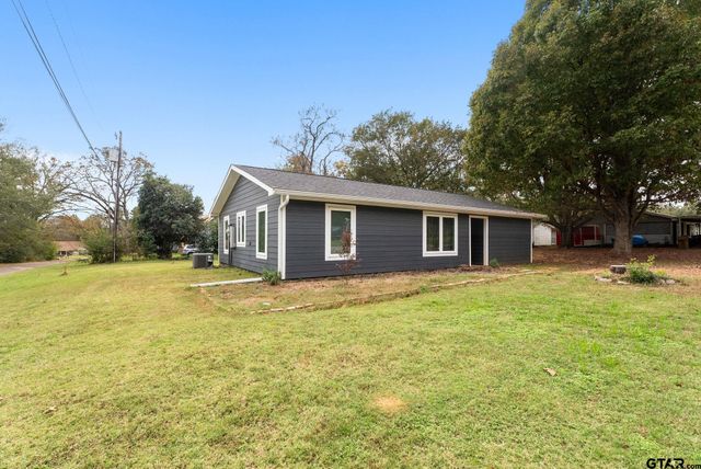 23190 Lakewood Drive, Frankston, TX 75763