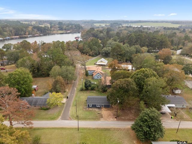 23190 Lakewood Drive, Frankston, TX 75763