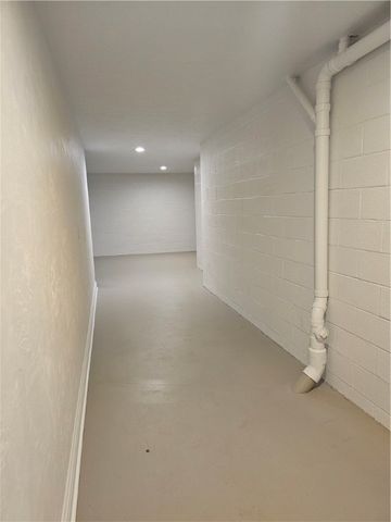 816 S TENTH St, New Stanton, PA 15697