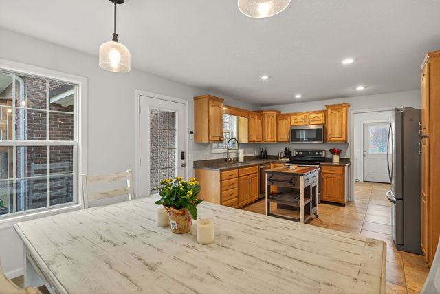 900 Brotherton Dr, Cookeville, TN 38506