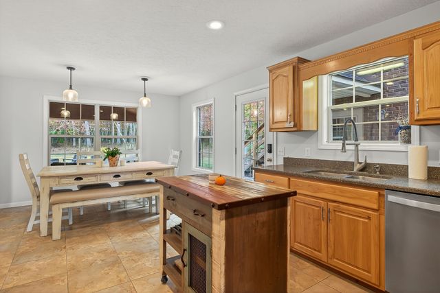 900 Brotherton Dr, Cookeville, TN 38506